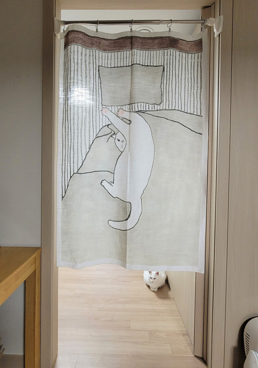 Bed cat (fabric curtain)