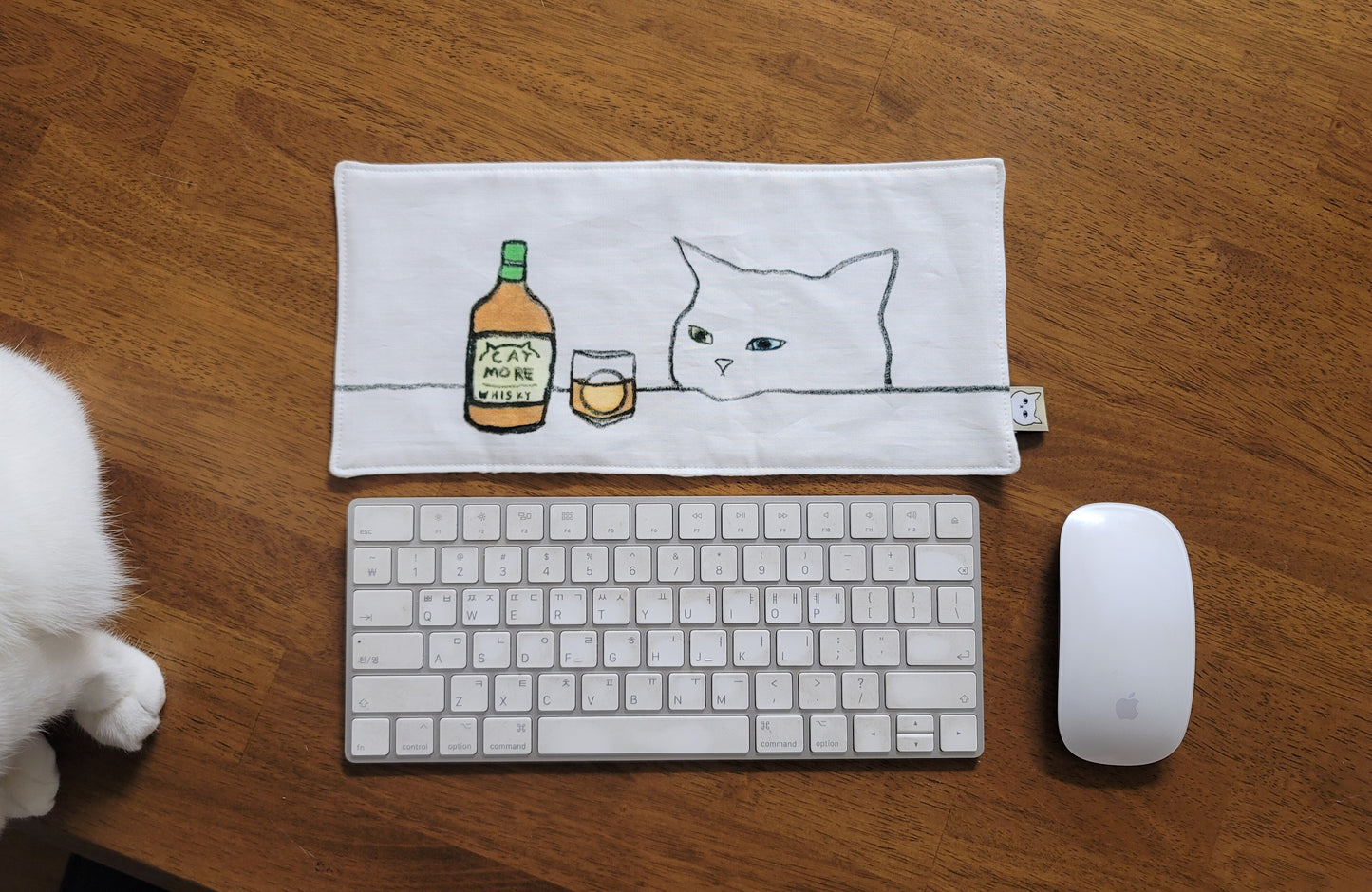 whisky cat, kitchen cross