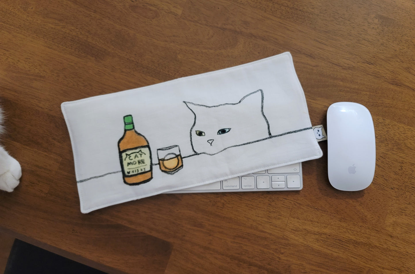 whisky cat, kitchen cross