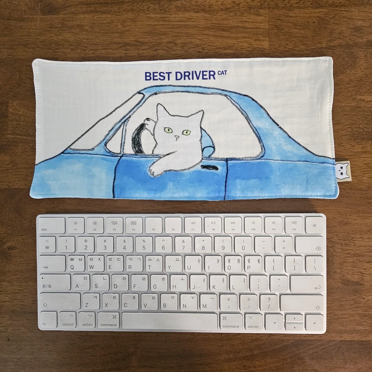 driver cat, kitchen cross